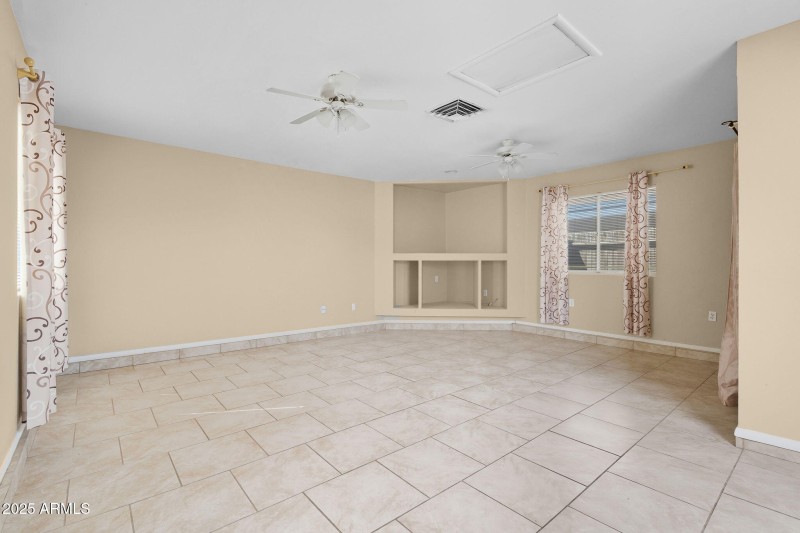 9-web-or-mls-7039 S 41st Pl-9