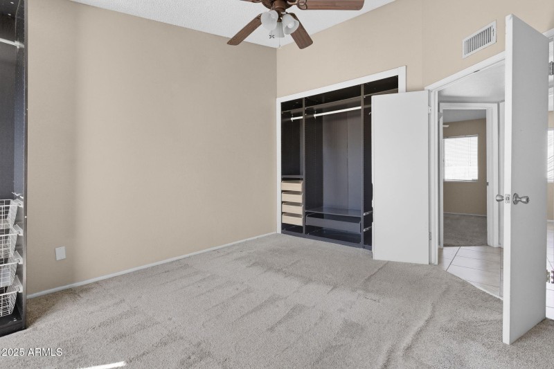 14-web-or-mls-7039 S 41st Pl-14