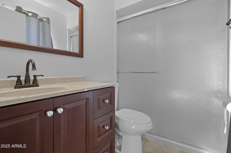 15-web-or-mls-7039 S 41st Pl-15