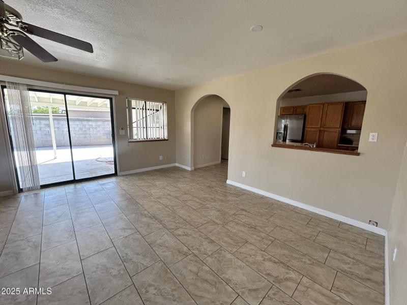 e family room4