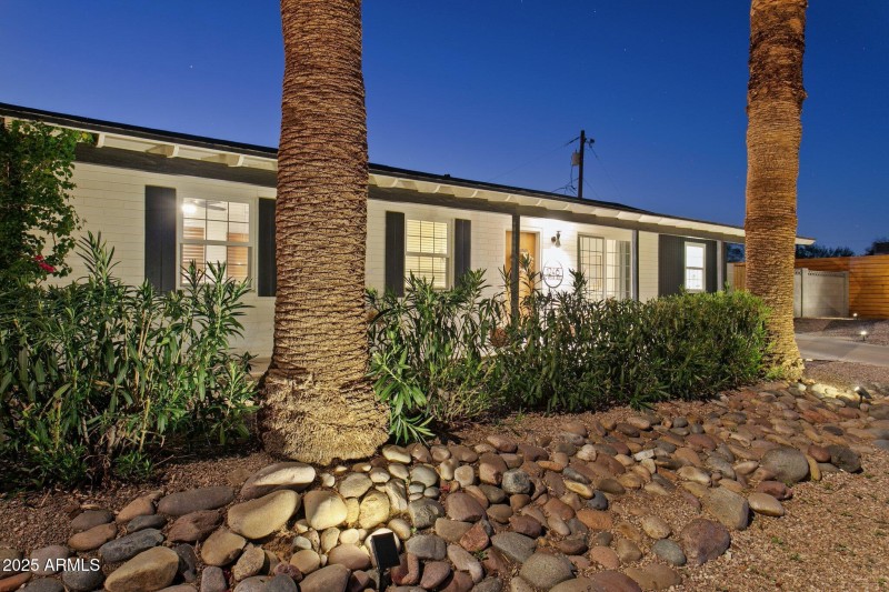 Privacy hedge at front entry