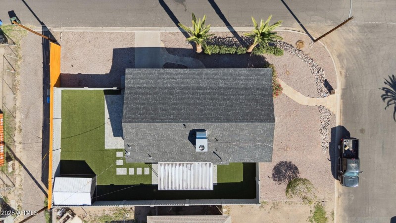 Corner cul-de-sac lot