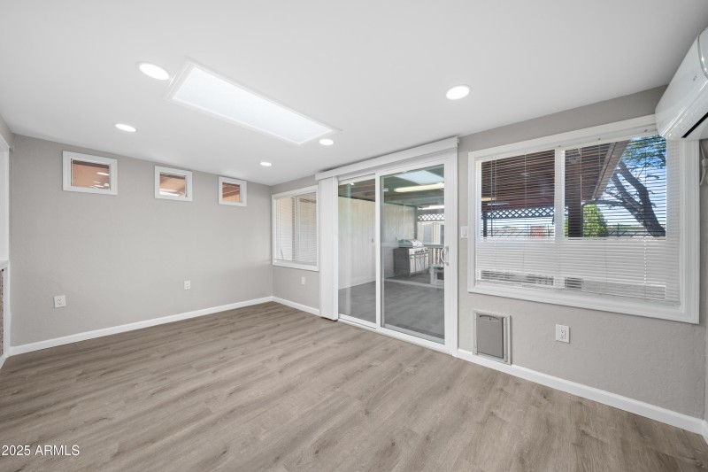 Interior - 4665 Cedar Dr-19