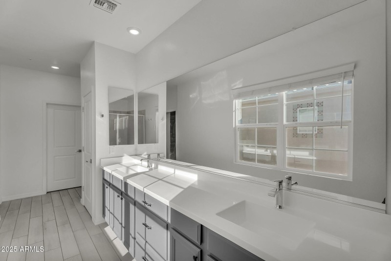 017_18-web-or-mls-aster-20_471