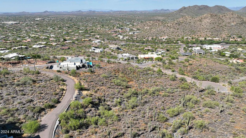 LOT 1 - UPPER NEIGHBORHOOD (10)