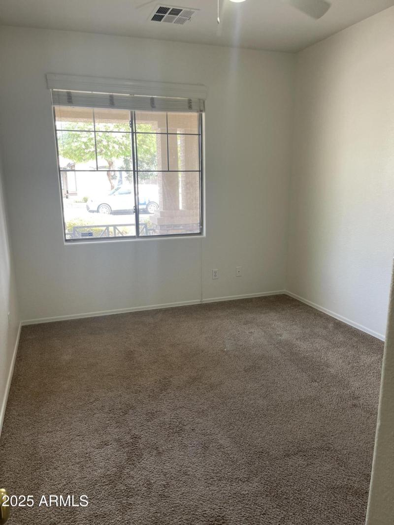 20250927_163748599_iOS