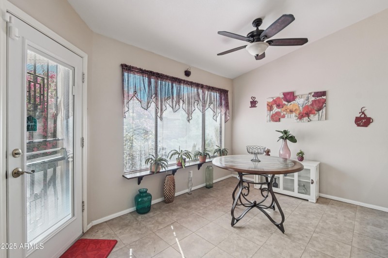 9-print-W Laurelwood Ln-S0810-009