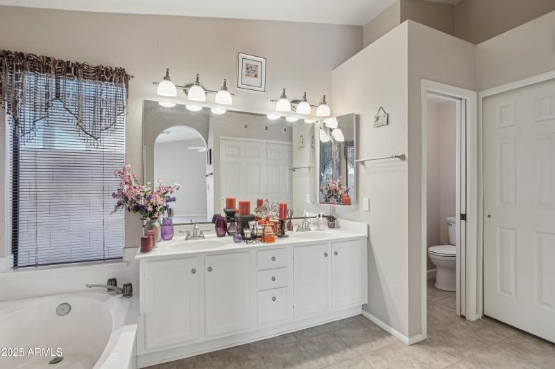 24-print-W Laurelwood Ln-S0810-024