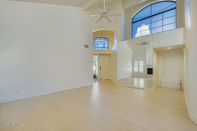 Living Room (2)