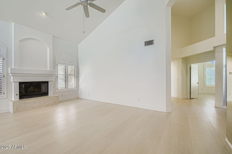 Living Room (3)