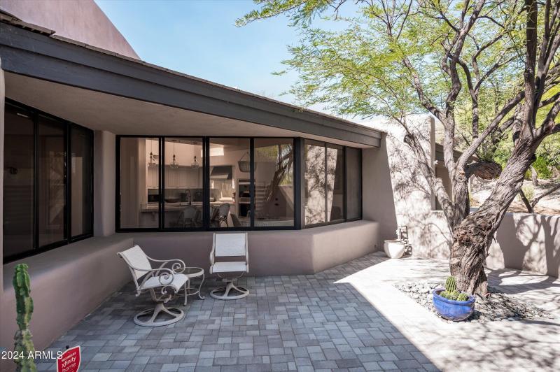 Cozy Entry Courtyard