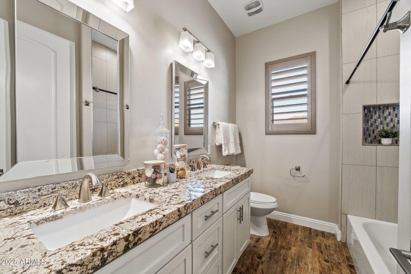 034_south_194th_street-16_690