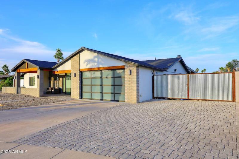 Extra Parking-RV Gate