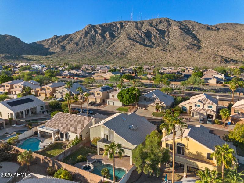 1019 E Mountain Sage Dr, Phoenix