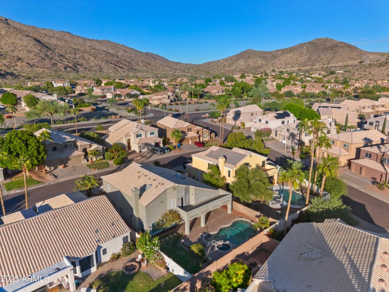 1019 E Mountain Sage Dr, Phoenix
