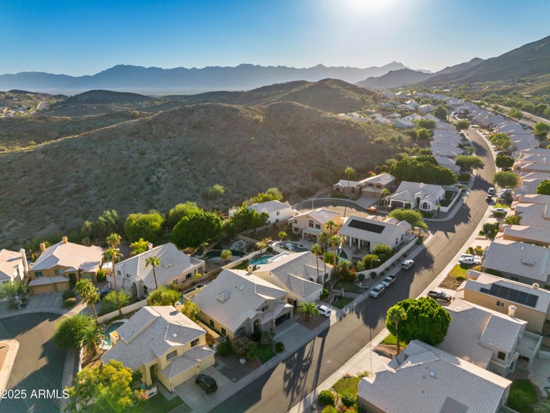 1019 E Mountain Sage Dr, Phoenix