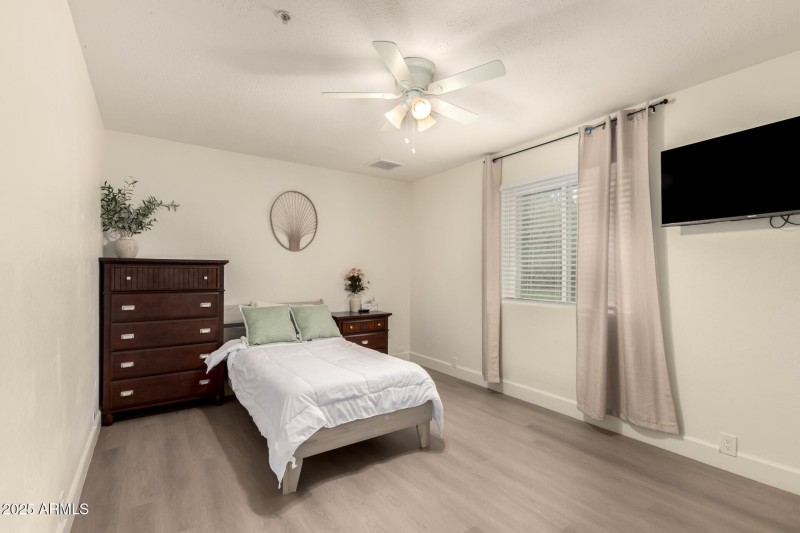 28 - Bloomfield 5529