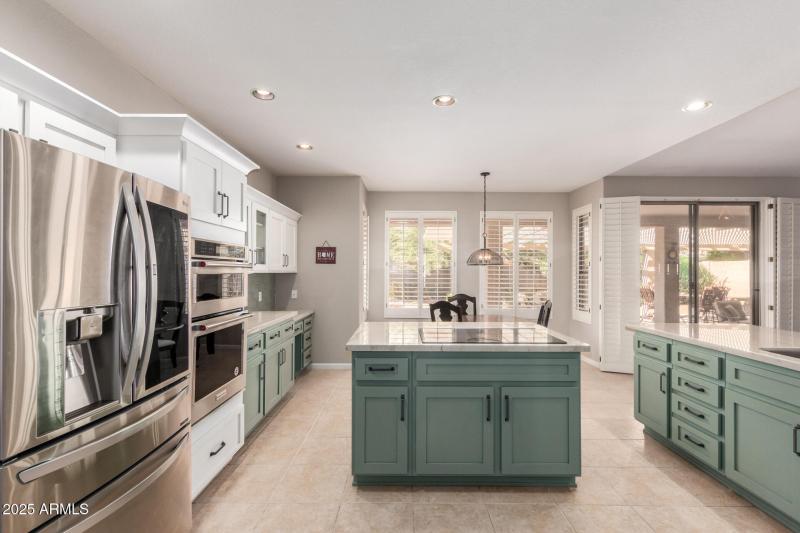 20 Lots of Cabinet Space