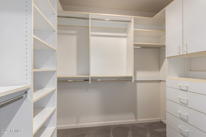 28 Primary Wlak-in Closet