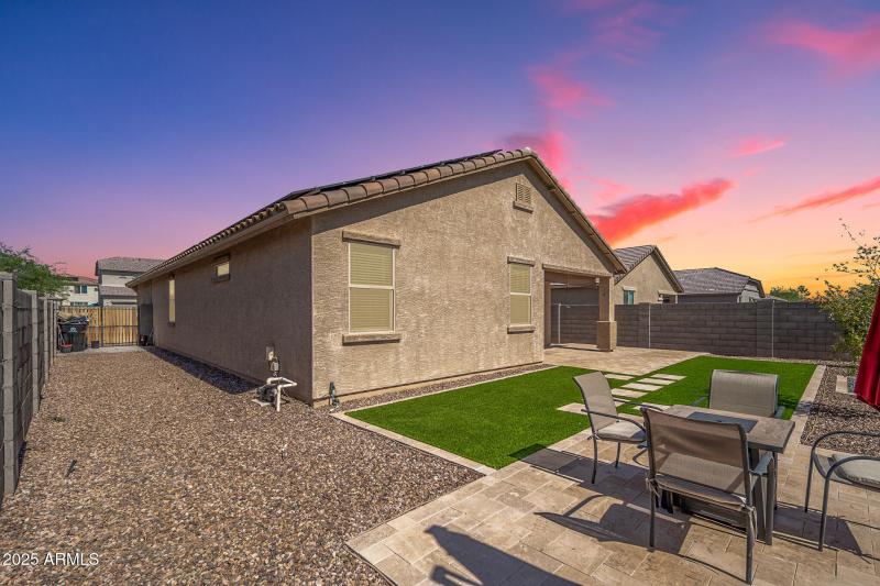 27_Back_04Revised Twlight