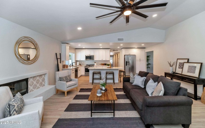 20210505131608014877000000-o