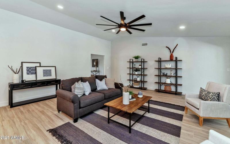 20210505131637500641000000-o