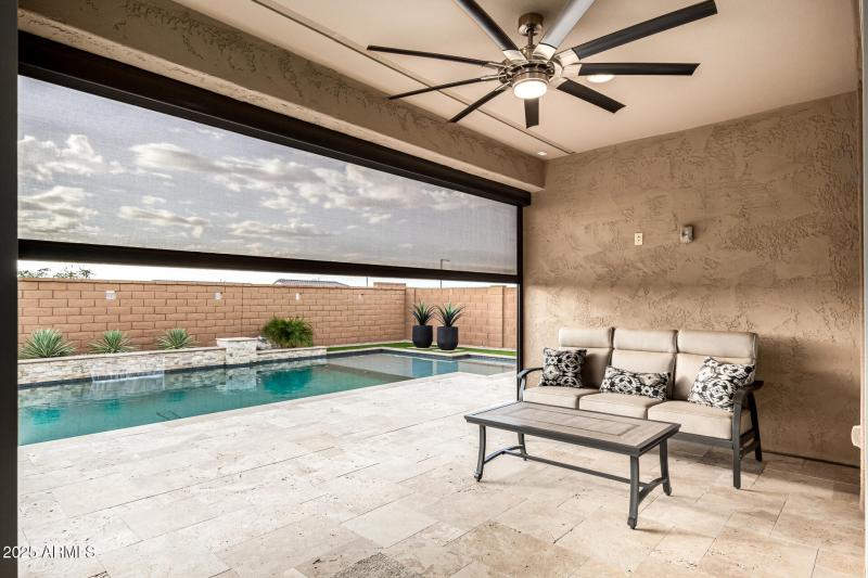 Motorized shade screen