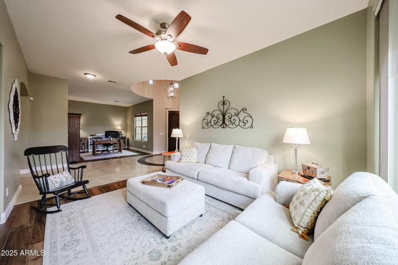 Living Room/Flex Space