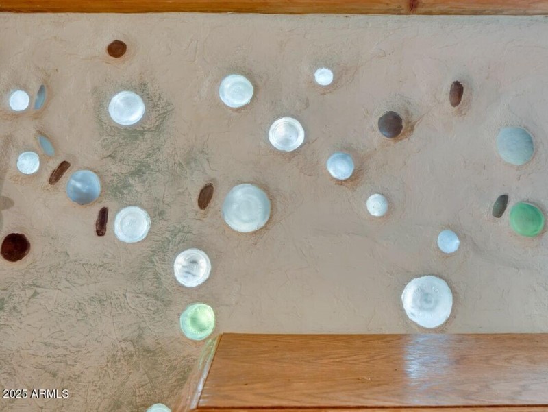 013_artistic detail in masonry wall