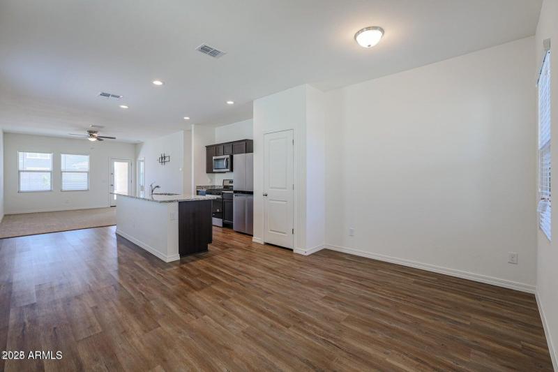 20220420232528403280000000-o