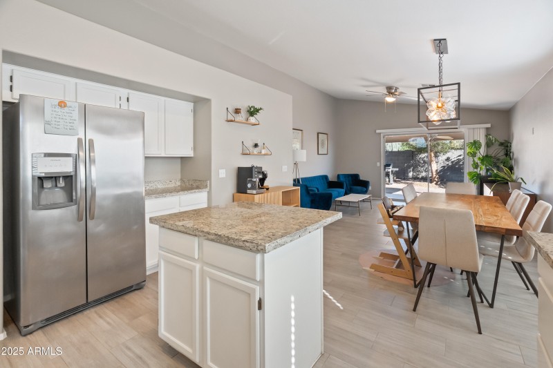 1046 W Tremaine Ave-5