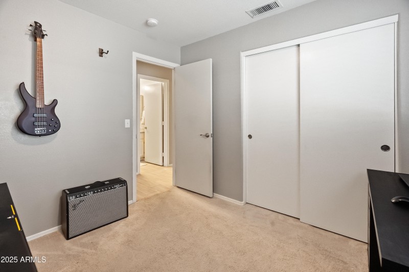 1046 W Tremaine Ave-20