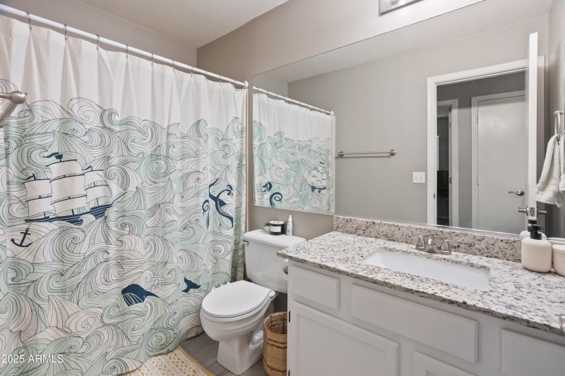 1046 W Tremaine Ave-18