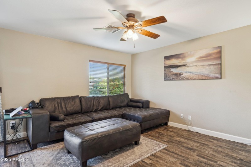 10-web-or-mls-23222-n-22nd-pl