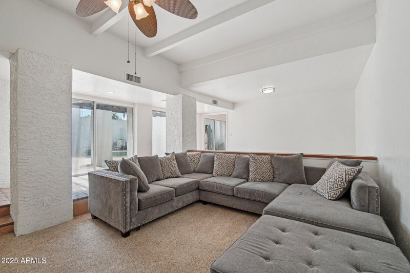 8-web-or-mls-S River Dr-S0910-008