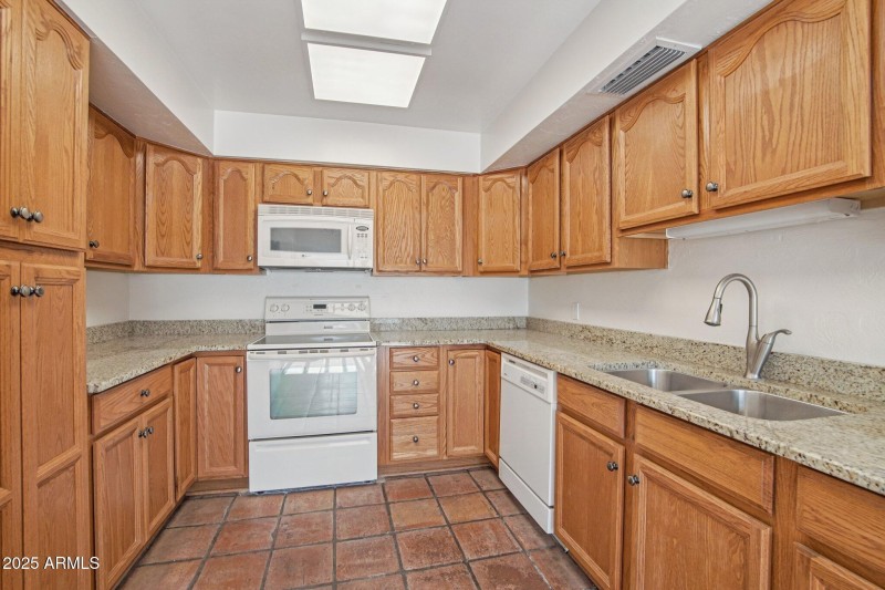 14-web-or-mls-S River Dr-S0910-014