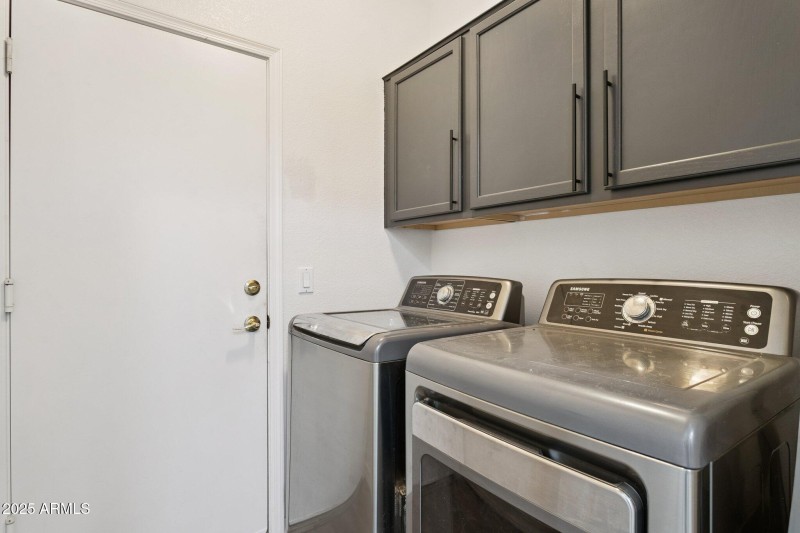 25-web-or-mls-7321-n-81st-dr