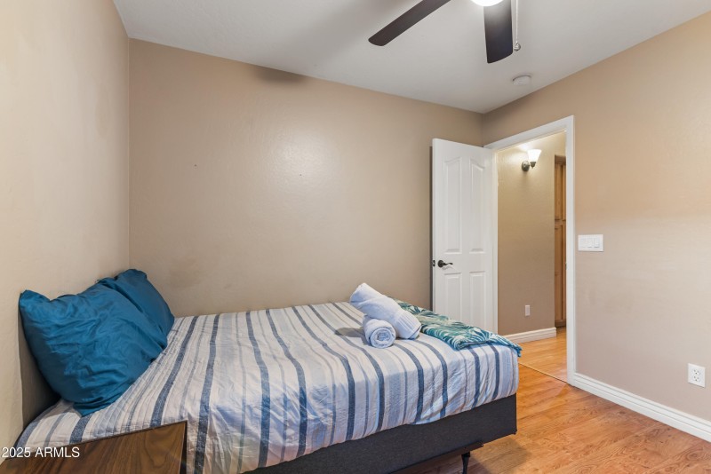 26_2113 w nancy ln-26