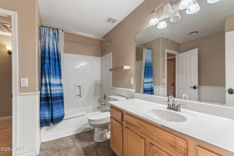 27_2113 w nancy ln-27