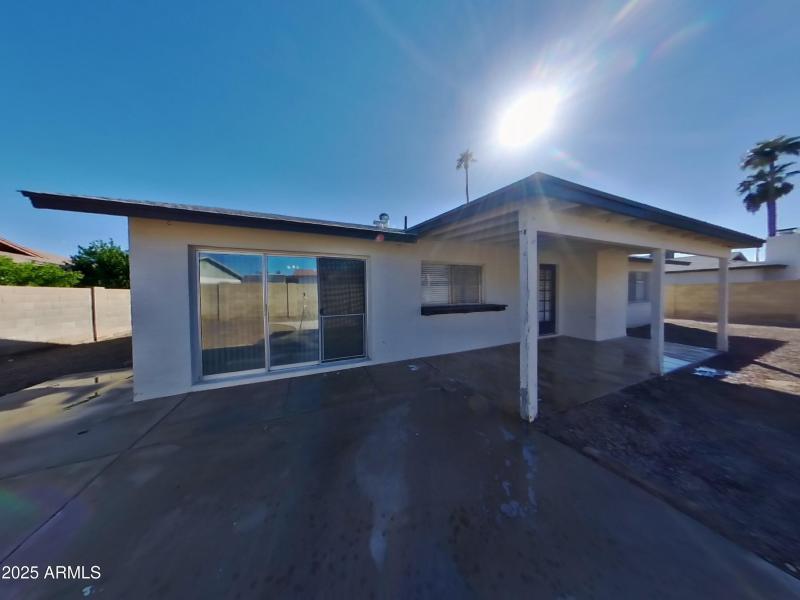 13_pc_JLHZgepvXQ_QDKBFOCFm4_center_0