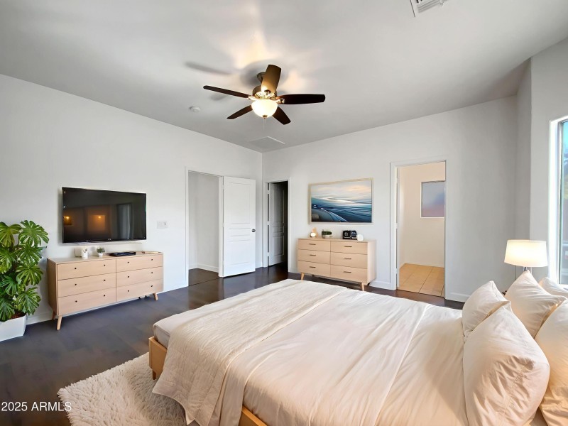 69664856-cysO6QJa_LU