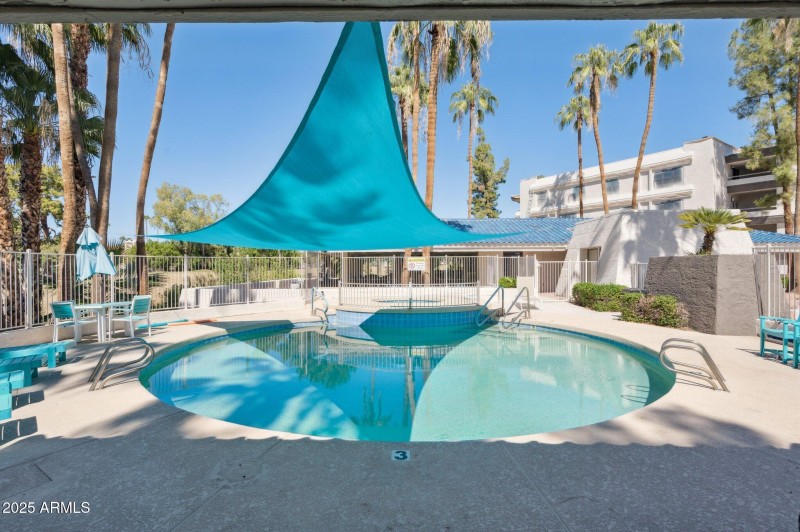 Nearest Pool/hot tub