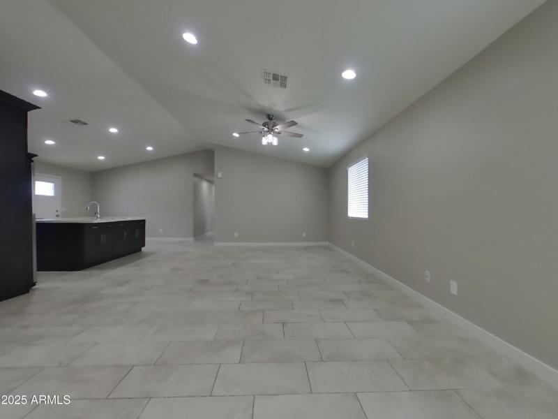 3_pc_1vH0AE4Kt6_XTrRt3tLDX_other_room_mK