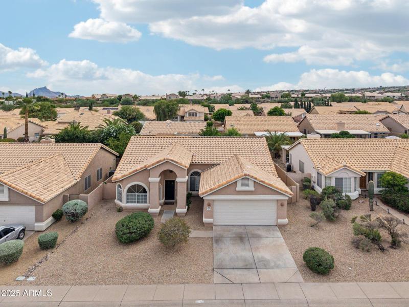 32-web-or-mls-E Glenpoint Dr-S0910-032