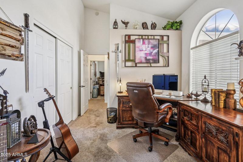 17-web-or-mls-E Glenpoint Dr-S0910-017