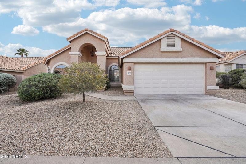 1-web-or-mls-E Glenpoint Dr-S0910-001