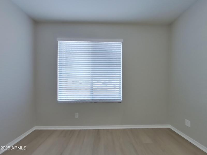 11_pc_zzeC6xlWcd_ErlRi8eDmp_layout_0