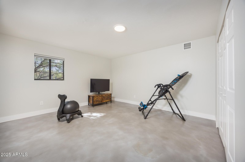 1302-coyotetrail_mls-19