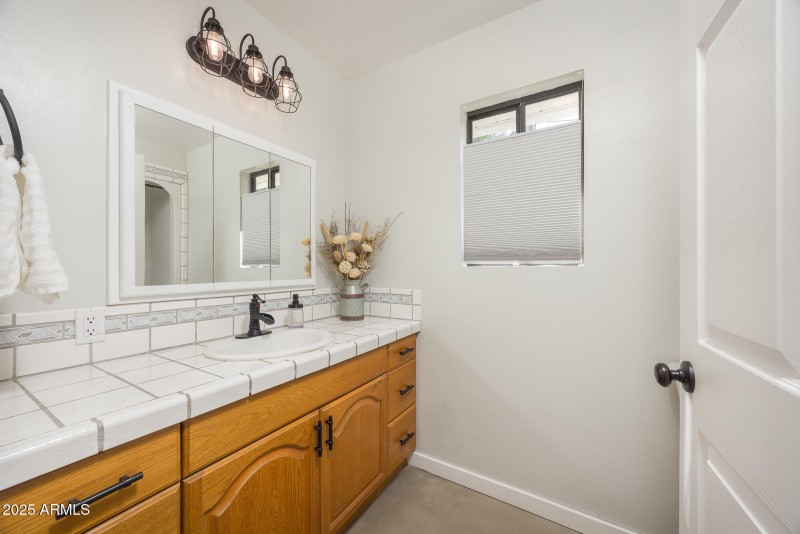 1302-coyotetrail_mls-26