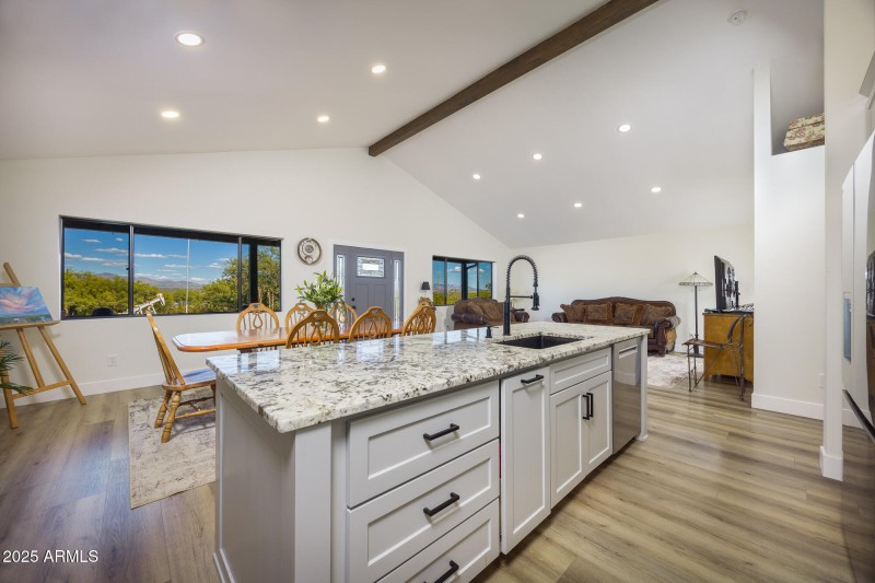 1302-coyotetrail_mls-34